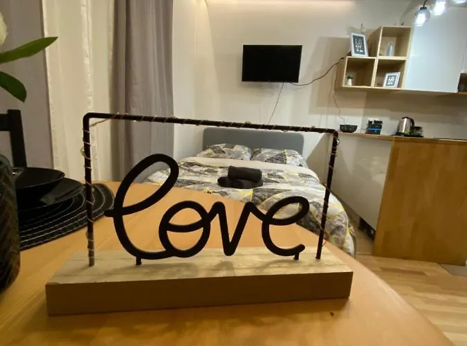 Love Glow Studio